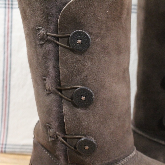 Bailey Ugg Three Button Boot Chocolate Brown - Picture 3 of 8